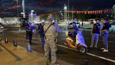 İstanbul’da, İl Emniyet Müdürlüğü tarafından kent genelinde asayiş uygulaması düzenlendi.