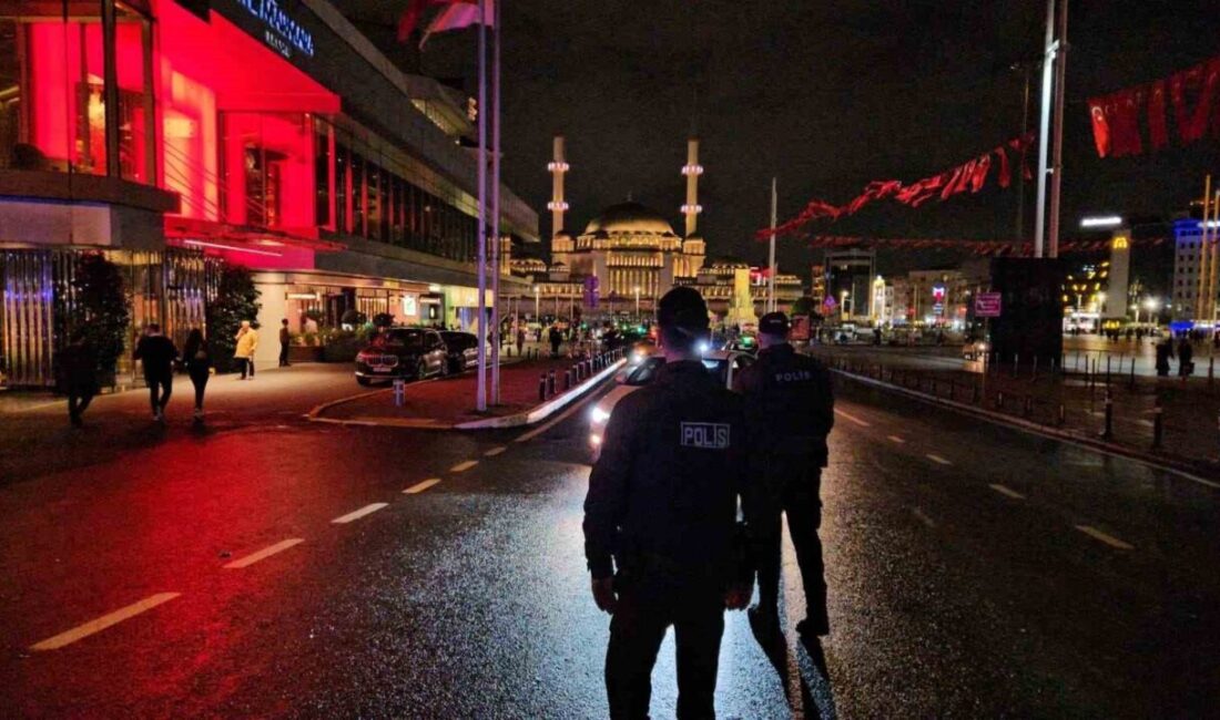 İstanbul Emniyet Müdürlüğü ekipleri, ‘Huzur İstanbul’ adıyla düzenlenen asayiş denetimini