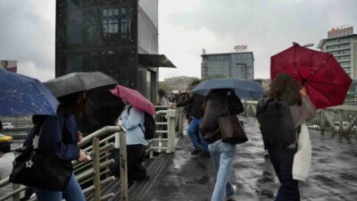 İstanbul’da sabahın erken saatlerinden itibaren şiddetli yağmur ve rüzgar etkili
