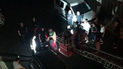 Elazığ’da bir kişiyi öldürdüğü iddia edilen şüpheli, evinin çatısına saklanarak