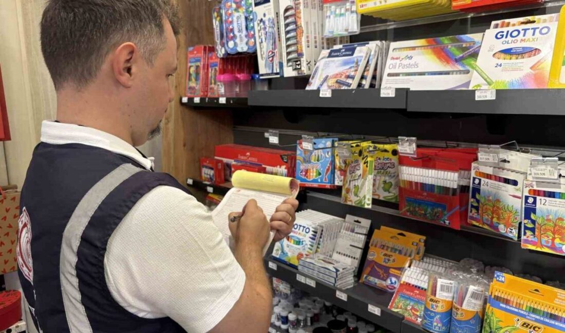İzmir’de okulların açılmasına kısa bir zaman kala kırtasiye mağazalarında fiyat