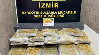 İzmir’in Konak ve Bornova ilçelerinde gerçekleştirilen iki ayrı operasyonda polis