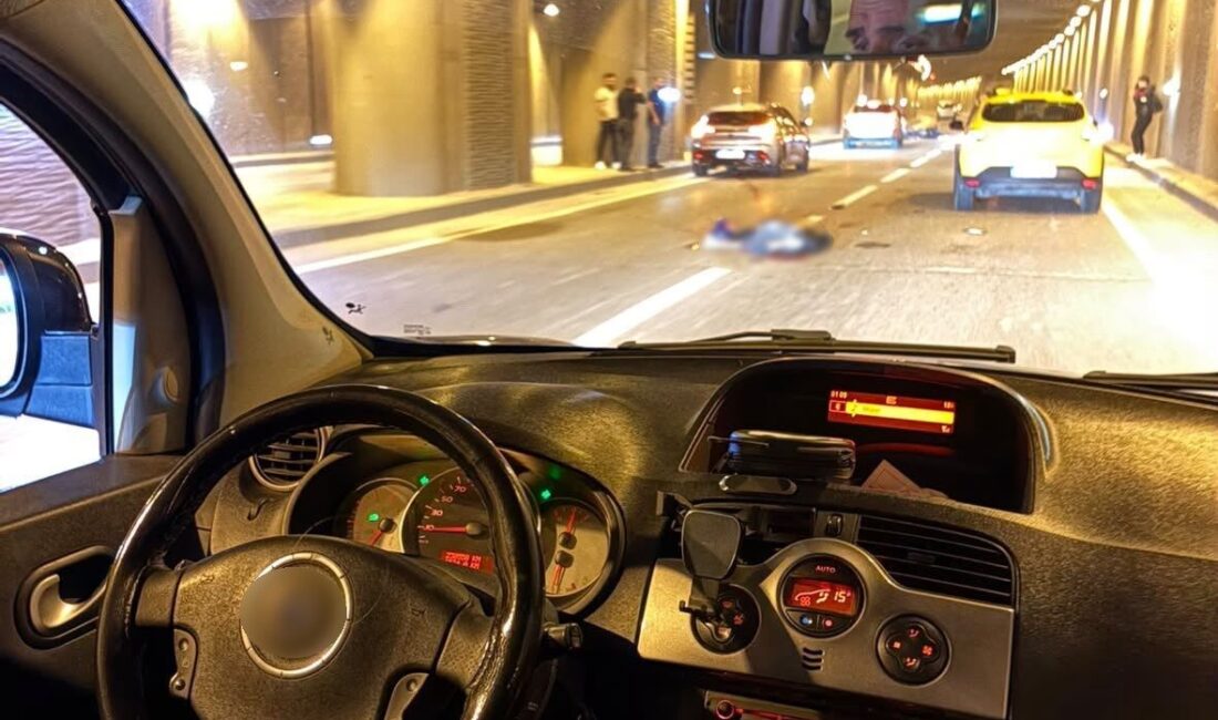 Kocaeli’nin İzmit ilçesinde, gece saatlerinde D-100 kara yolu SEKA Tüneli’nde