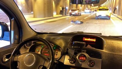 Kocaeli’nin İzmit ilçesinde, gece saatlerinde D-100 kara yolu SEKA Tüneli’nde