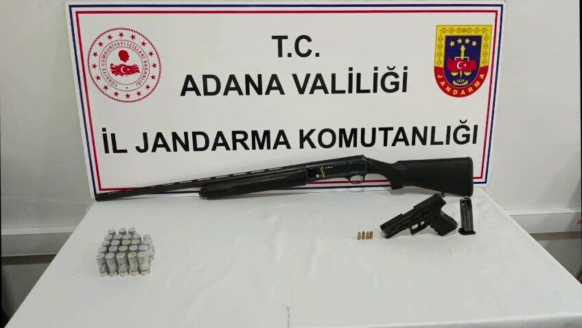 Adana’nın Ceyhan ilçesinde jandarma tarafından gerçekleştirilen operasyonlarda, 4 adet ruhsatsız