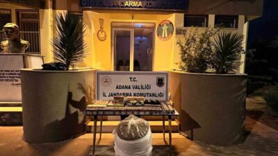 Adana’da, Jandarma ekipleri tarafından gerçekleştirilen operasyonda 2 araçta 630 paket