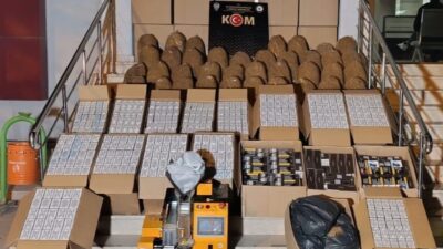 Afyonkarahisar’ın Bolvadin ilçesinde gerçekleştirilen kaçakçılık operasyonunda 274 bin adet makaron