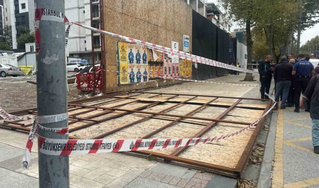 Kadıköy ilçesindeki bir şantiyenin dış koruma kaplaması, Bağdat Caddesi’nde 2