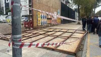 Kadıköy ilçesindeki bir şantiyenin dış koruma kaplaması, Bağdat Caddesi’nde 2