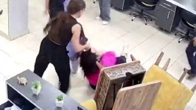 Afşin ilçesindeki bir kadın kuaföründe yaşanan olayda, bir müşteri çocuğunun
