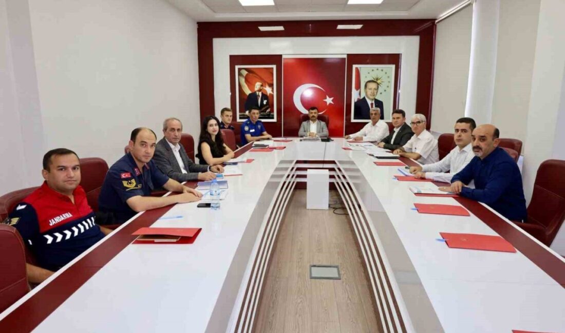 Adıyaman’ın Kahta ilçesinde, Kaymakam Muhammed Üsame Soysal başkanlığında, okul güvenliği