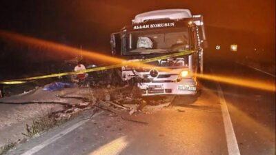 Konya’nın Yalıhüyük ilçesinde meydana gelen trafik kazasında, otomobil ile kamyonun