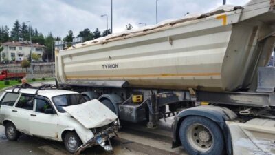Karabük’te bir kırmızı ışık ihlali sonucu meydana gelen trafik kazasında