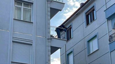 Karaman ilinde, 37 yaşındaki bir birey evinin balkonundan düşerek hayatını