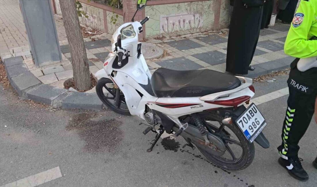 Karaman’da park halindeki bir aracın açık olan kapısına çarpan motosikletin