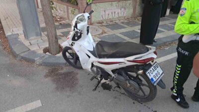 Karaman’da park halindeki bir aracın açık olan kapısına çarpan motosikletin