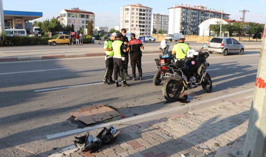 Karaman ilinde, otomobil ile motosikletli Yunus timinin karıştığı trafik kazasında