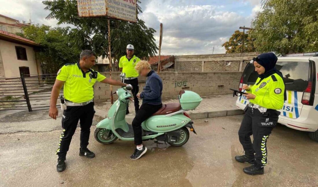 Karaman şehrinde trafik polisleri tarafından gerçekleştirilen bir denetimde 16 yaşındaki