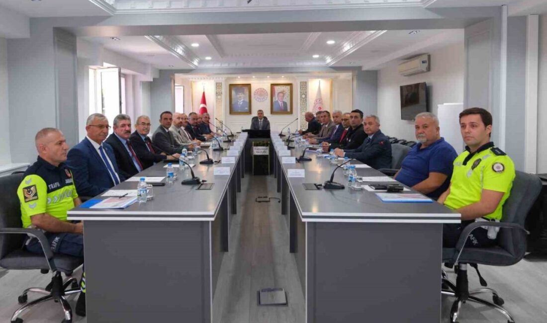Karaman’da Trafik Güvenliği Toplantısı Düzenlendi Karaman İl Emniyet Müdürlüğü tarafından