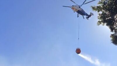 Karamürsel ilçesi ile İznik ilçesi arasındaki sınırda çıkan yangın, rüzgarın