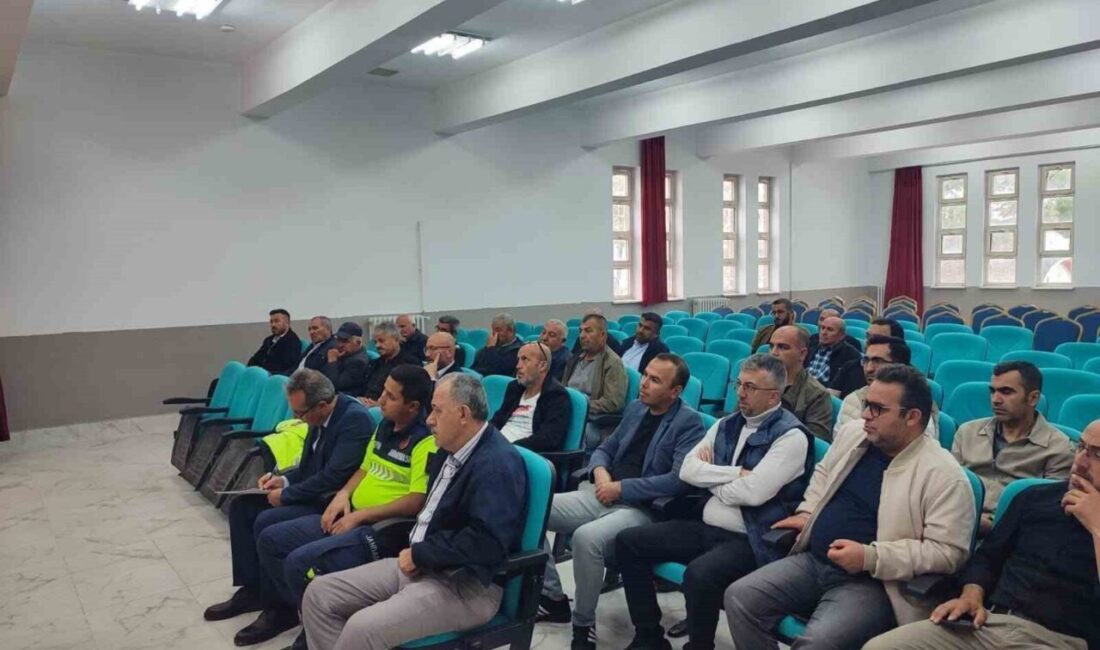 Konya’nın Karapınar ilçesinde, yaklaşan yeni eğitim öğretim yılı öncesi taşımalı