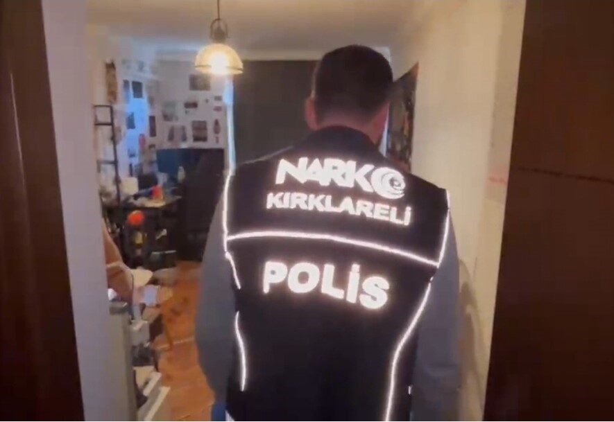 Kırklareli merkezli yürütülen bir operasyonda, kargo ve “drop” yöntemleriyle iletişim