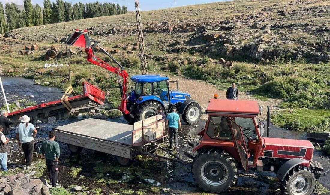Kars’ta bir traktör römorkunun dereye uçması sonucu, Kürekdere köyü sakinleri