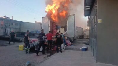 Kars’ta bir sanayi sitesinde park halindeki bir nakliye kamyonunda ev