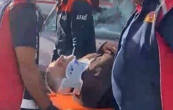 Kars’ta meydana gelen trafik kazasında hafif ticari araç ile otomobil