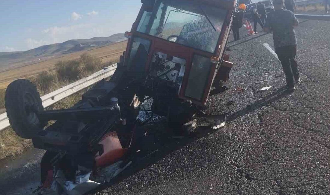 Kars’ta yaşanan trafik kazasında, otomobil ile traktörün çarpışması sonucunda 6