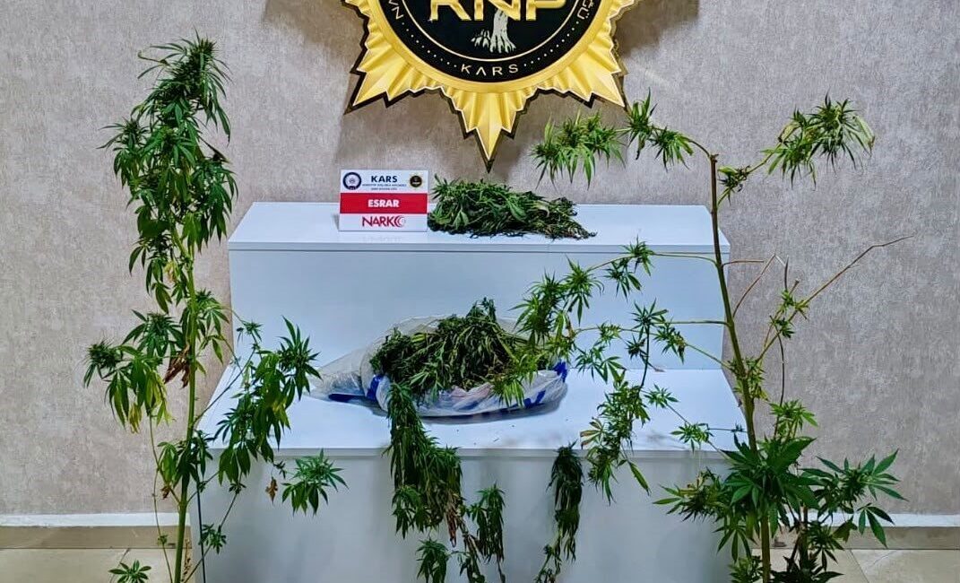 Kars’ta polis ekipleri tarafından gerçekleştirilen operasyonda bir evde 272,55 gram