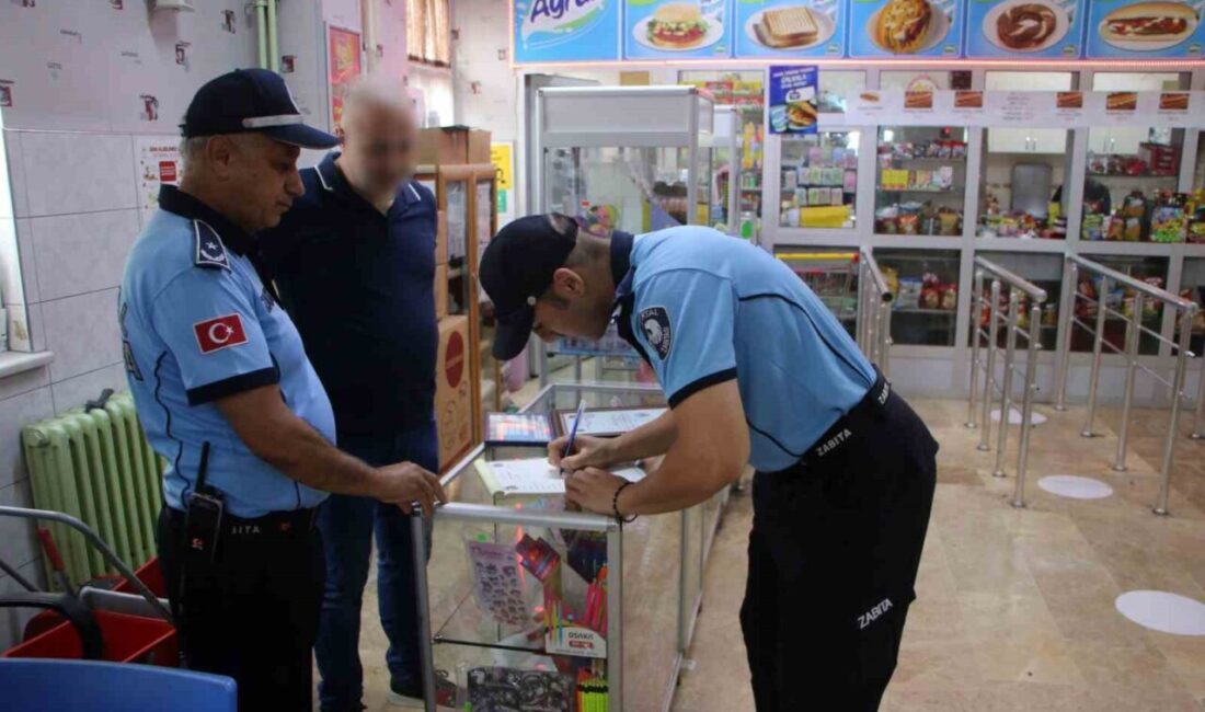 Kartal Belediyesi Zabıta Müdürlüğü ekipleri, okulların açılmasıyla birlikte öğrencilerin güvenli
