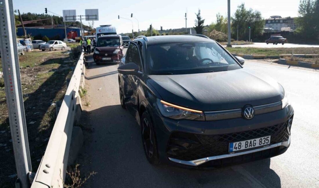 Kastamonu’da bir kavşakta kırmızı ışık ihlali yapan bir cip ile