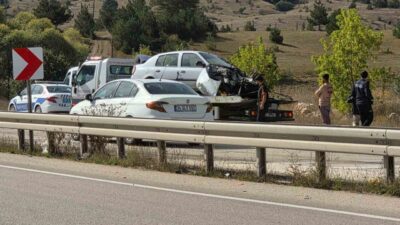 Kastamonu’nun Devrekani ilçesinde meydana gelen trafik kazasında, bir otomobilin elektrik