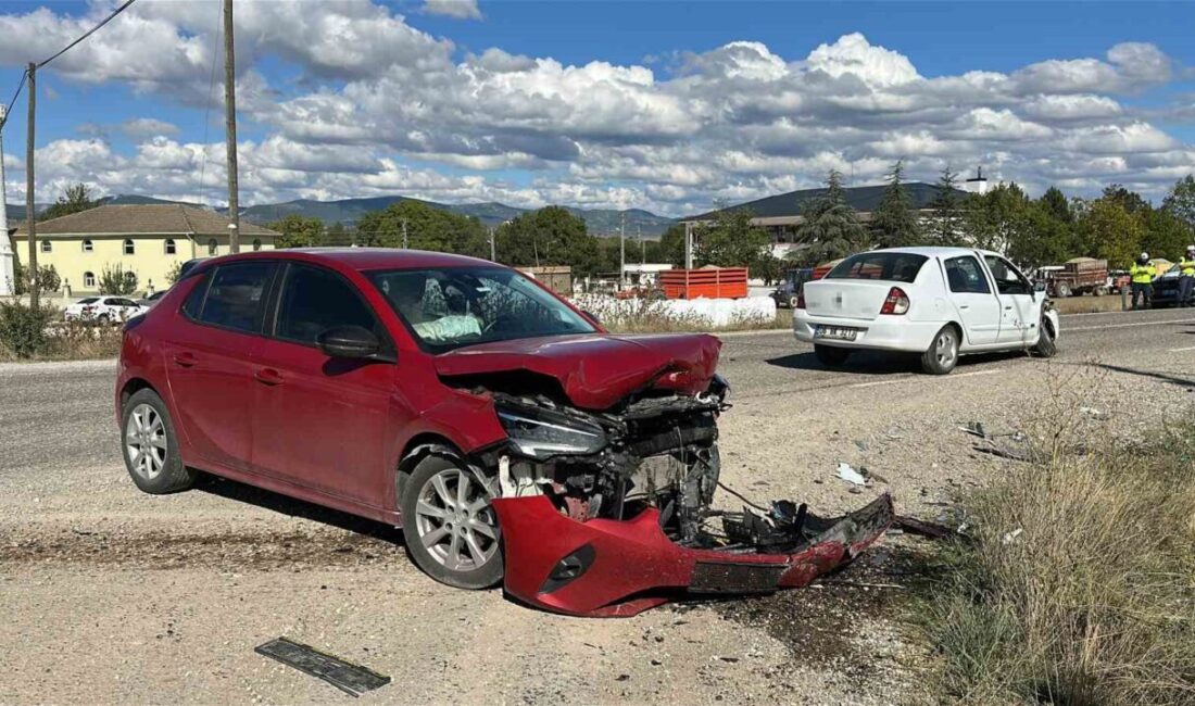 Kastamonu’da meydana gelen bir trafik kazasında, iki aracın çarpışması sonucu