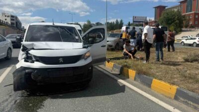 Kastamonu’da meydana gelen bir trafik kazasında hafif ticari araç ile