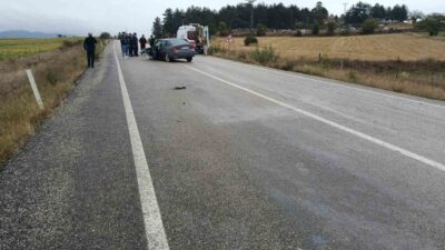 Kastamonu’nun Daday ilçesinde meydana gelen trafik kazasında 2 aracın kafa
