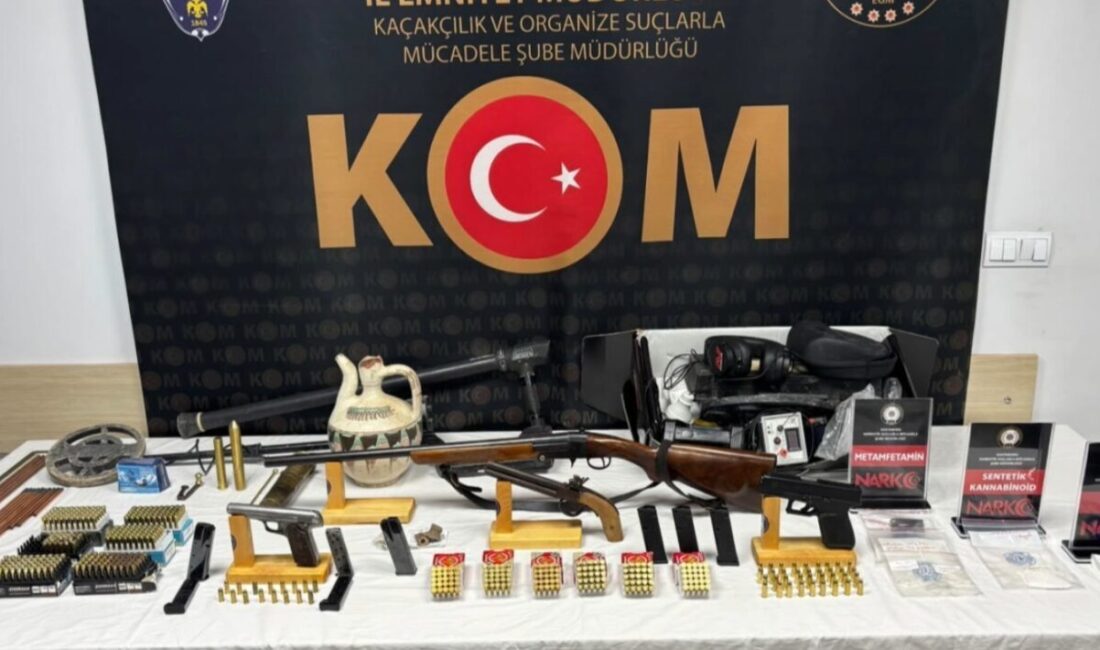 Kastamonu polis ekipleri tarafından gerçekleştirilen operasyonlarda tarihi eserler, uyuşturucu maddeler