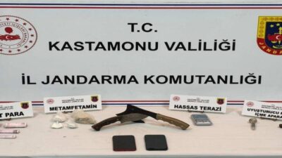 Kastamonu’da, jandarma ekipleri tarafından yapılan operasyonlarda gözaltına alınan 2 şüpheli