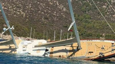 Bodrum, Muğla ilçesinde, 36 metre uzunluğundaki bir gulet kayalıklara çarparak