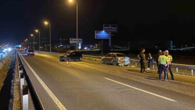 Kayseri’nin Kocasinan ilçesinde meydana gelen trafik kazasında, iki aracın çarpışması