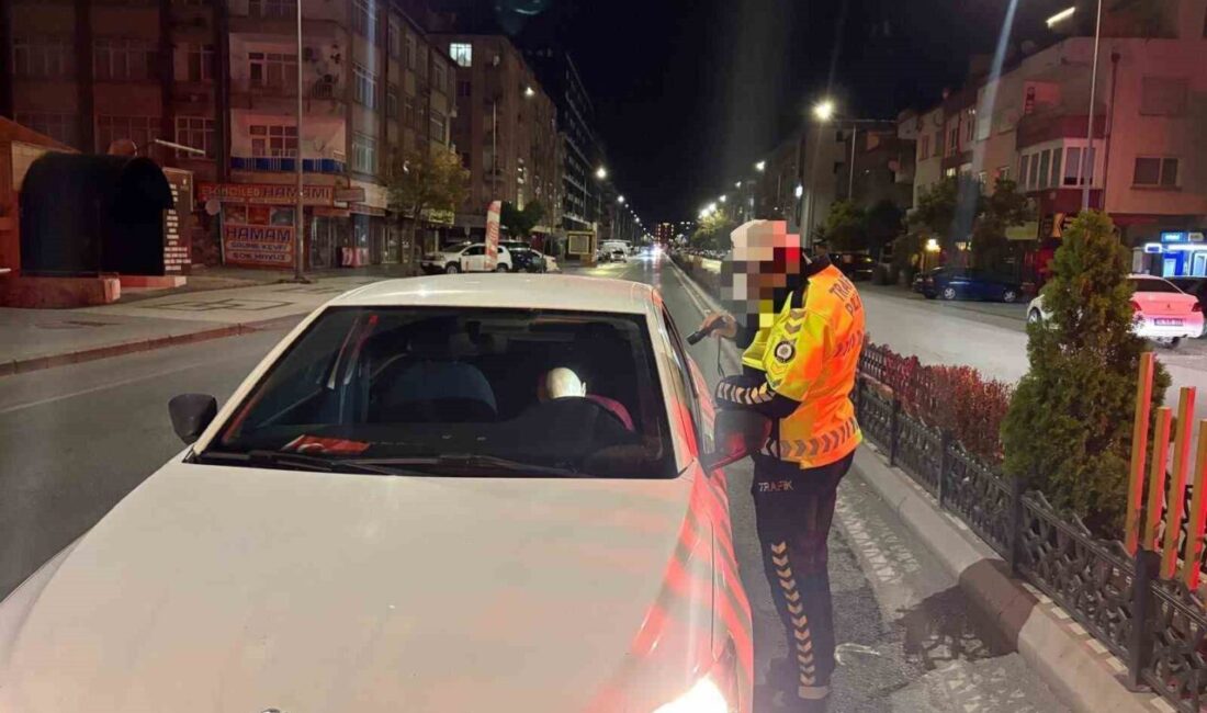 Kocasinan ilçesinde, yolun ortasında alkollü bir sürücünün uykuya daldığı ihbarı