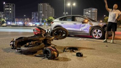 Melikgazi ilçesinde meydana gelen trafik kazasında, otomobil ile motosiklet çarpıştı