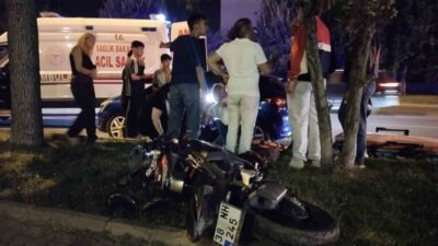 Melikgazi ilçesindeki bir trafik kazasında otomobil ile motosikletin çarpışması sonucu
