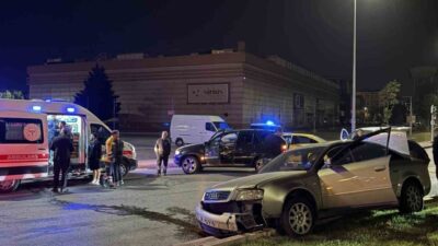 Melikgazi ilçesinde meydana gelen trafik kazasında, ticari taksi ile otomobil