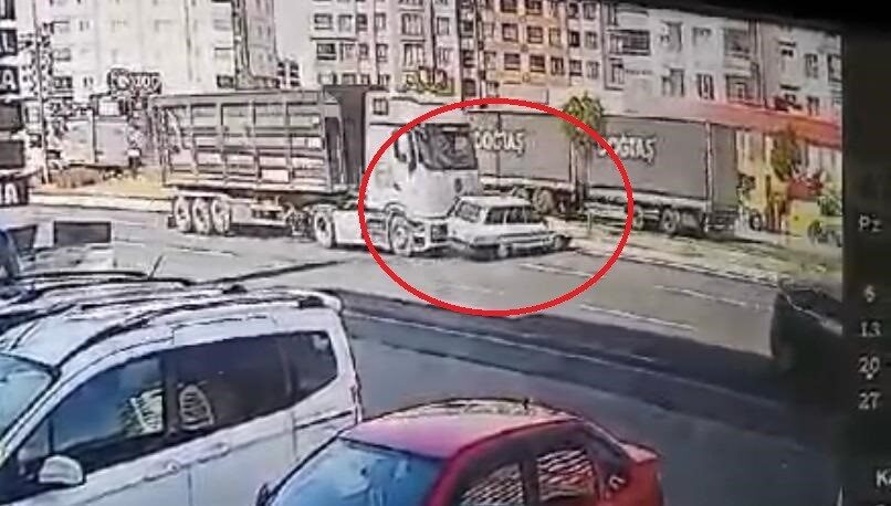 Melikgazi ilçesinde meydana gelen trafik kazasında, bir tır ile çarpışan
