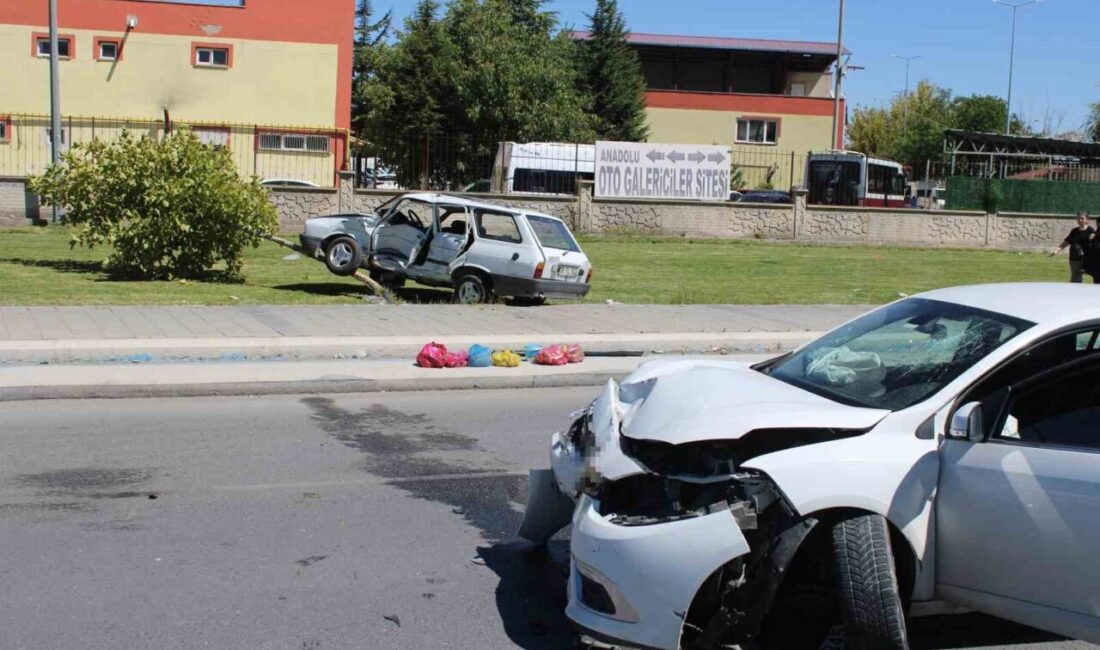 Kocasinan ilçesinde, iki otomobilin çarpışması sonucu meydana gelen trafik kazasında