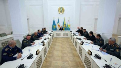 Kazakistan Cumhurbaşkanı Kasım Cömert Tokayev, Savunma Bakanlığı’nın üst düzey yöneticileri