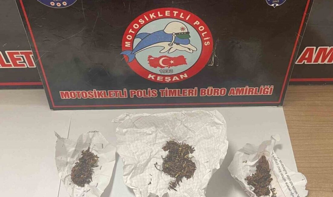 Keşan ilçesinde, polis tarafından durdurulan ve durumlarından şüphelenilen 2 kişinin