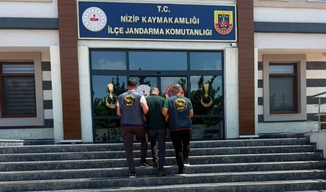 Gaziantep’te, aramış oldukları 10’ar yıl hapis cezasıyla aranan iki şahıs,